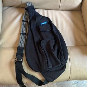 Kavu sling bag solid black